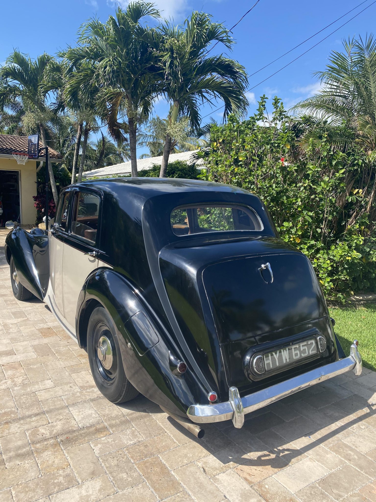 1947 Bentley Mark VI – Pelican Coast Cars