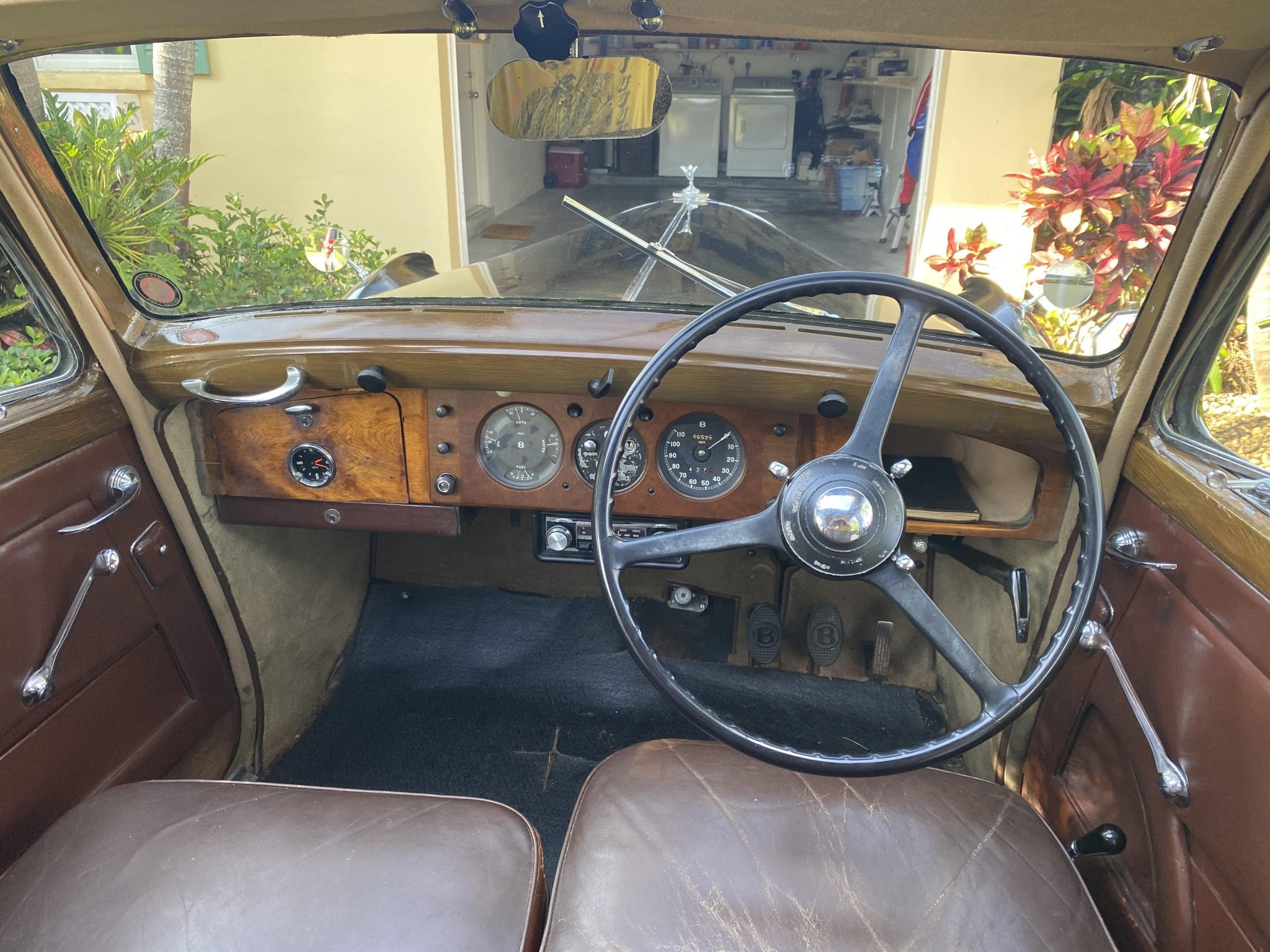 1947 Bentley Mark VI – Pelican Coast Cars